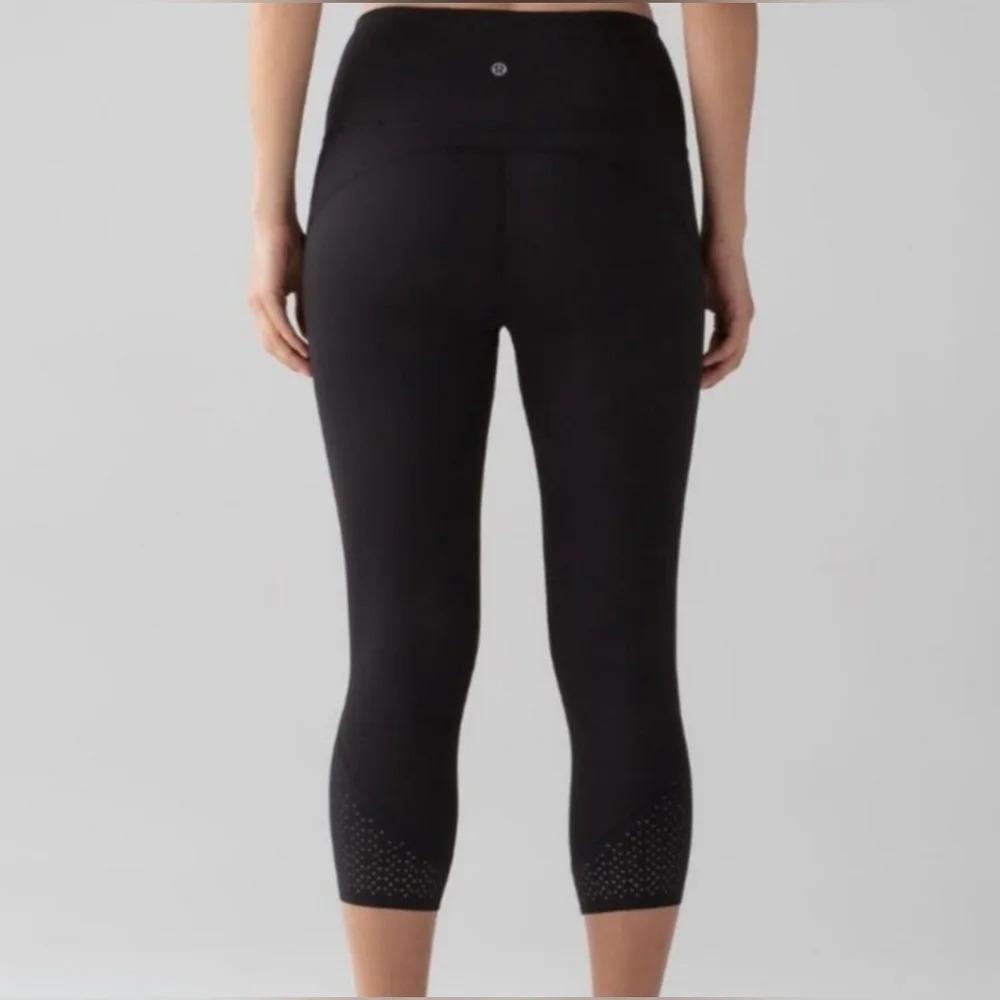 Lululemon Anew black perforated high rise leggings size 4 Athleisure Yoga